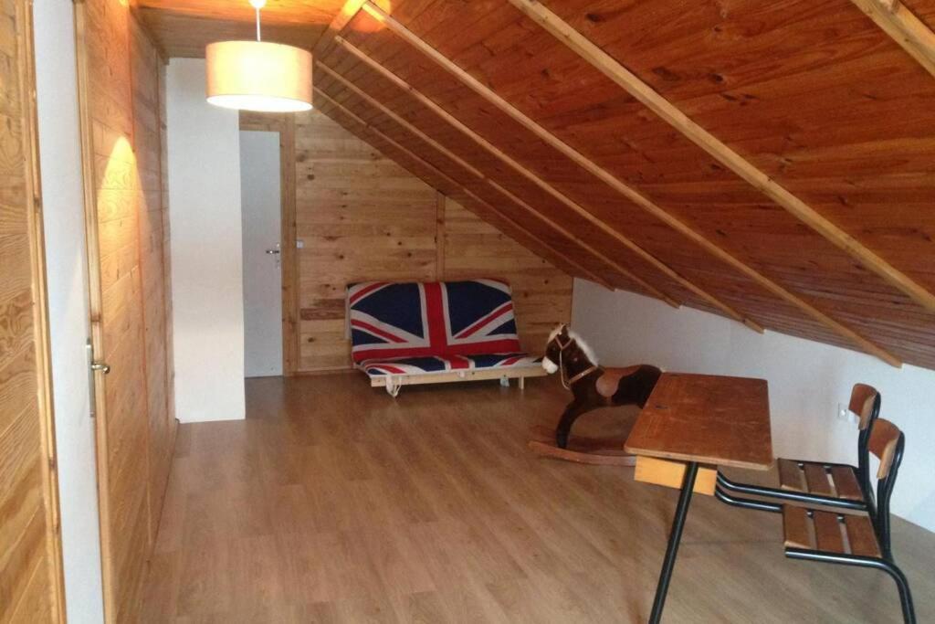 Chalet En Pleine Nature Pour 12 Personnes Besse-et-Saint-Anastaise Exterior foto